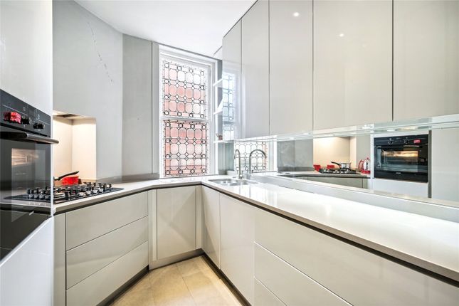Flat 6, 47, Cadogan Gardens, London photo 4