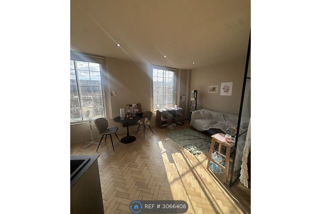 Flat, The Headrow, Leeds photo 2
