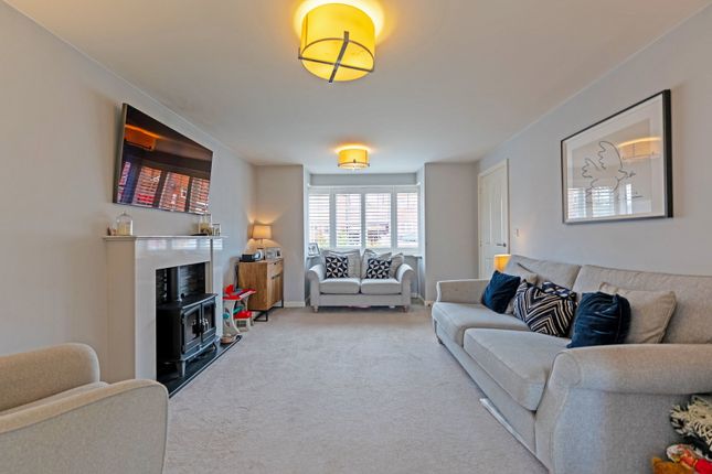 16, Lacewing Drive, Bedford photo 3