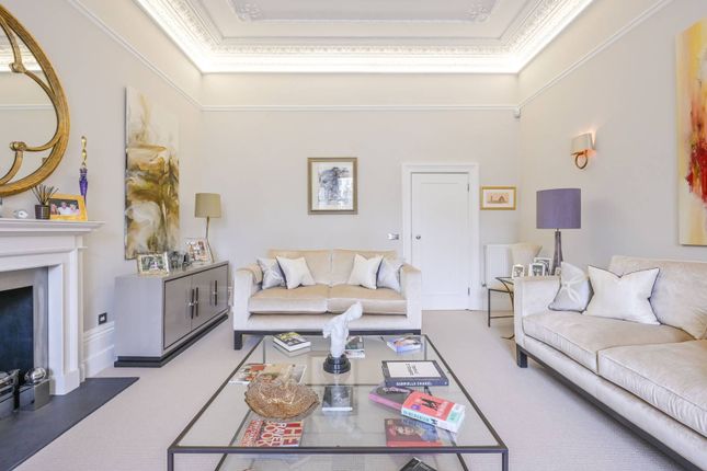 Flat for sale in Redcliffe Square, Chelsea, London