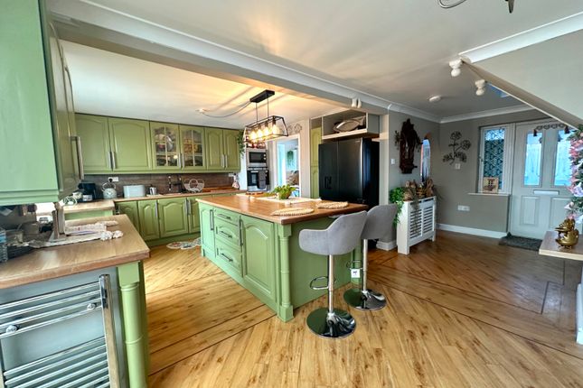 3, The Leasowes, Tipton photo 4