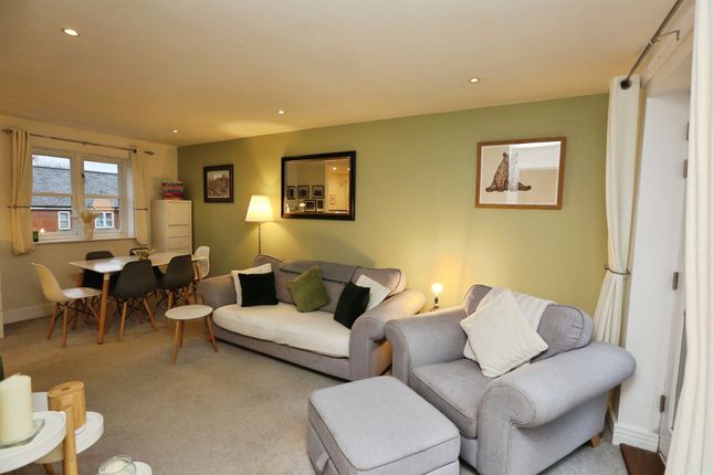 5, Cardingham Court, Consort Mews, Fareham photo 3