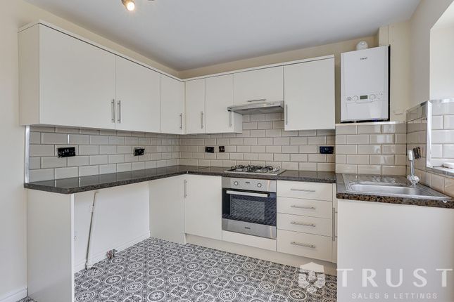 33 Tichbourne Street, Batley photo 2