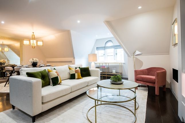 Maisonette to rent in Duke Street, London