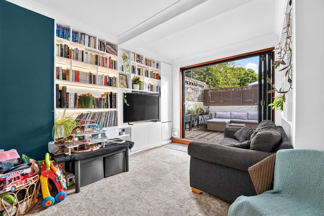 61a Woodstock Road, London photo 2