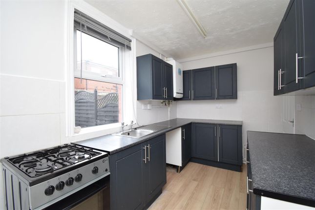 16, Hilda Street, Ossett photo 4