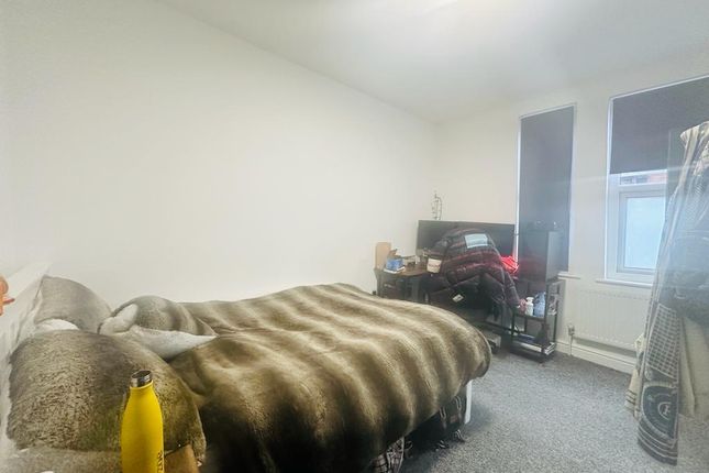 Flat to rent in Park Road, Nottingham