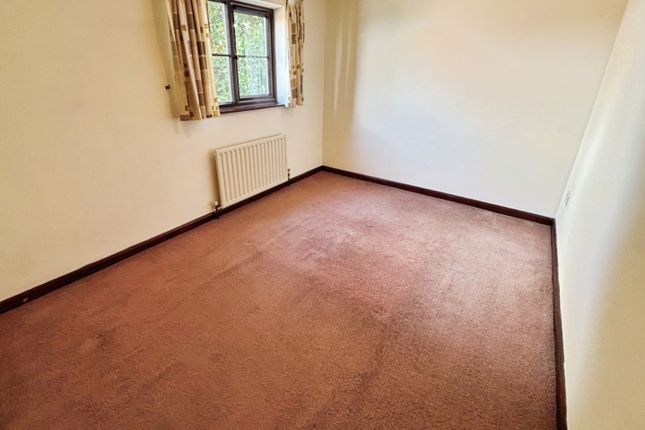 40, Warren Close, Gainsborough photo 4