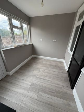 320, Luton Road, Dunstable photo 4