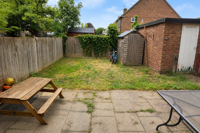 141 Whitefields Road, Waltham Cross photo 4