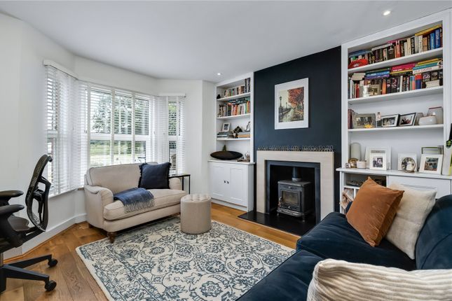 11, Jubilee Villas, Esher photo 2