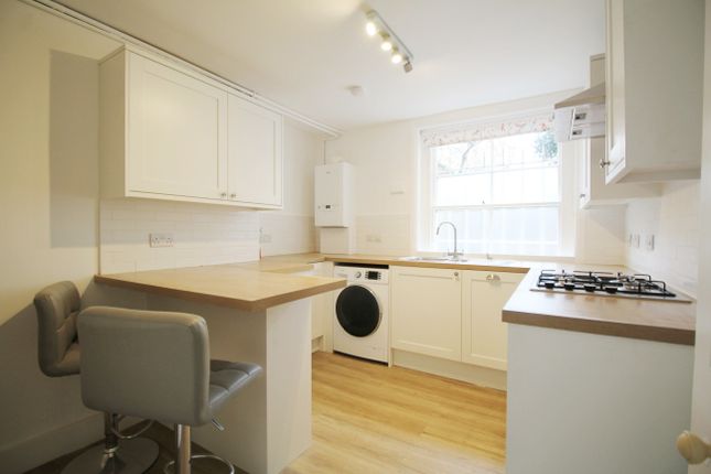Basement Flat, 4, Battledown Approach, Cheltenham photo 2