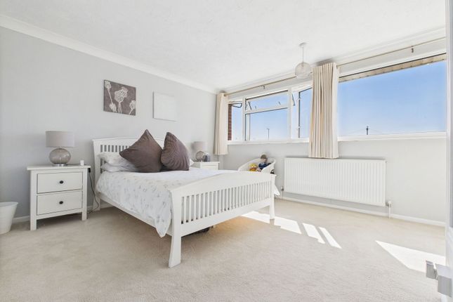 86, Brook Way, Lancing photo 3
