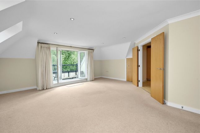 Flat to rent in St. Monicas Road, Kingswood, Tadworth, Surrey