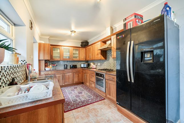 1, Alderney Gardens, Northolt photo 4