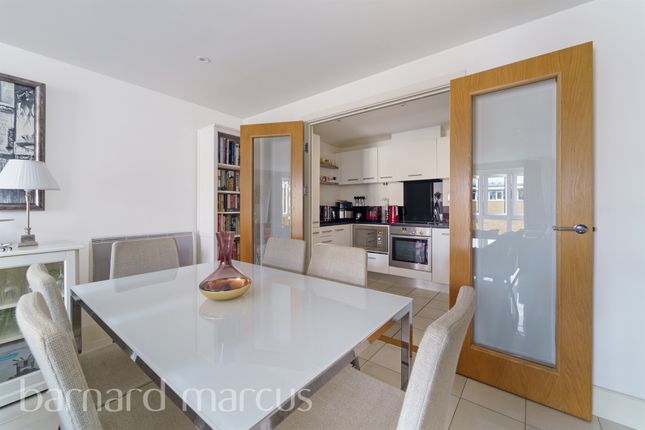 Flat for sale in Brewhouse Lane, Putney, London