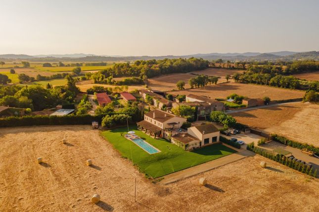Villa for sale in Parlava, Girona, Spain