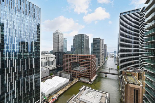 Thumbnail Flat to rent in Landmark West Tower, Canary Wharf