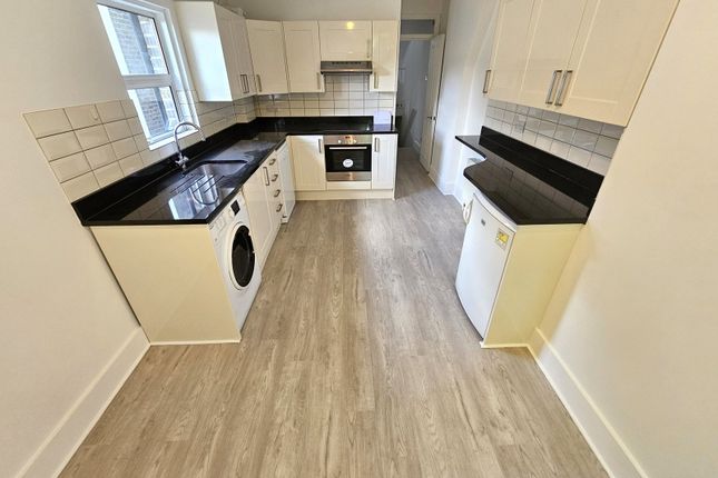 Upper maisonette ,14 Whitestile Road, Whitestile Road, Brentford photo 3