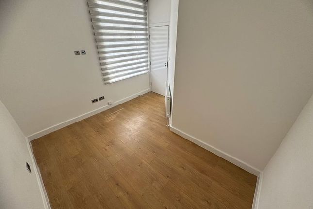 1, Common Road, Huddersfield photo 5