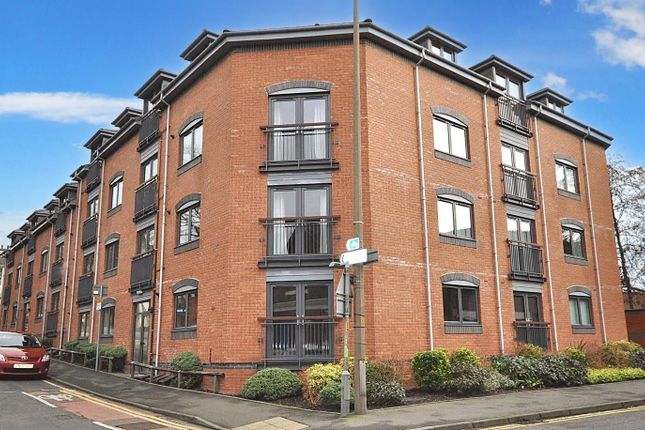 2-bed flat on Margaret Street, Stone, £187,500