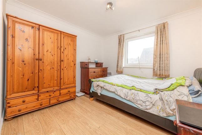 Flat for sale in West End Road, High Wycombe
