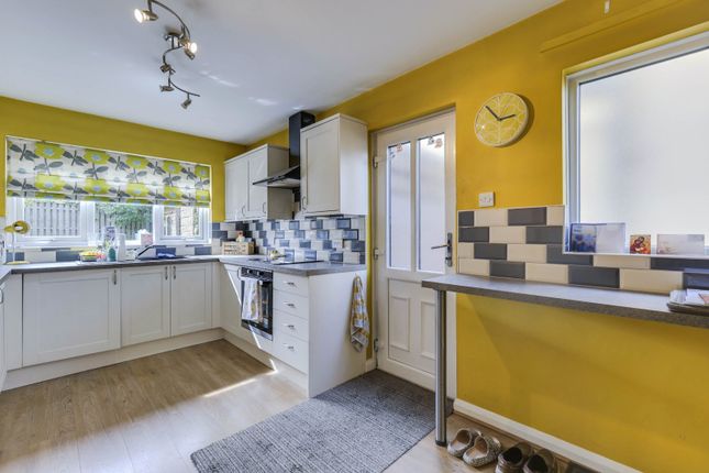 14, Northedge Meadow, West Yorkshire photo 4