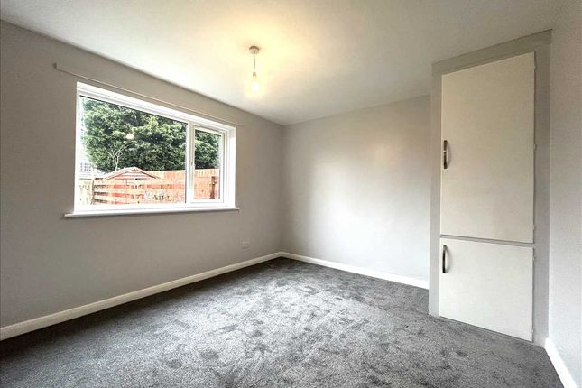 Flat for sale in Sandhouse Crescent, Scunthorpe