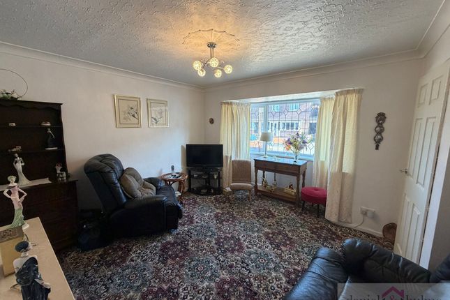 26 Fair View Road, Leek photo 2