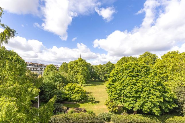 Flat 4, 17, Onslow Square, London photo 3