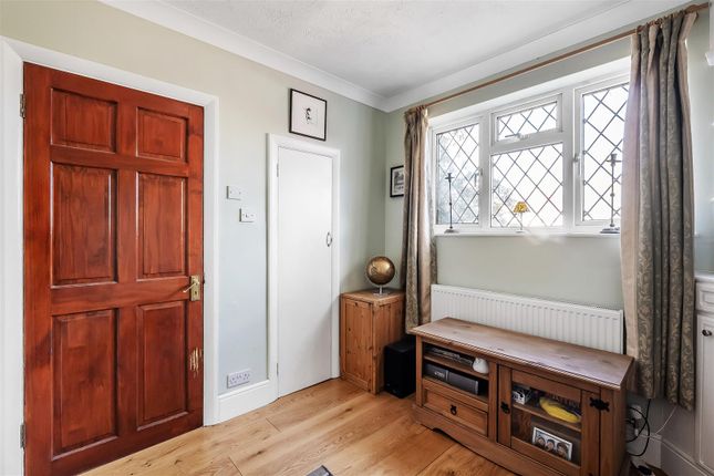 54, Northey Avenue, South Cheam photo 3