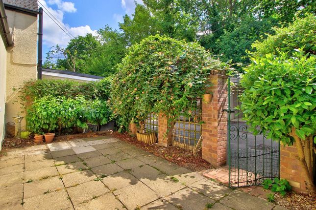 Bungalow for sale in Pembroke Mews, Sunninghill, Ascot