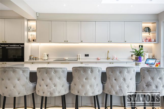 Cherry Tree Cottage, 9, Hendon Wood Lane, London photo 4