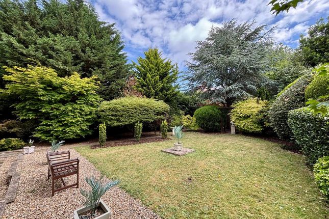 9, Woodlands Road, Camberley photo 2