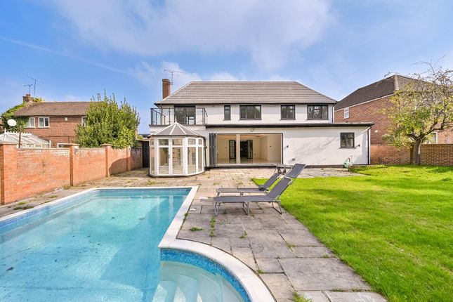 Thumbnail Detached house for sale in Radnor Way, Langley, Slough