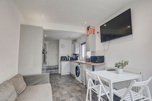 28, St. Anns Road, Southend-on-sea photo 4