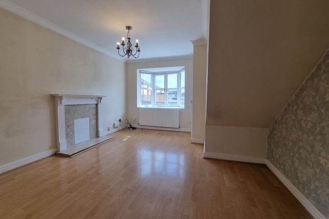 50, Kingsbury Way, Hull photo 3