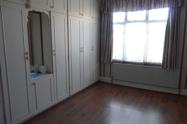 Houses To Let In Dormers Wells High School London Ub1 Homes To