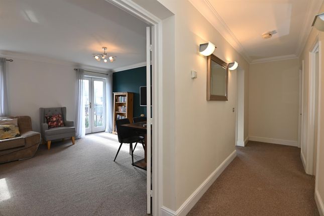 5 Kingsbridge Court, 28, Coverdale Road, London photo 3