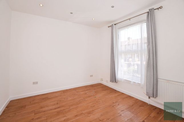 23 Chester Road, Ilford photo 3