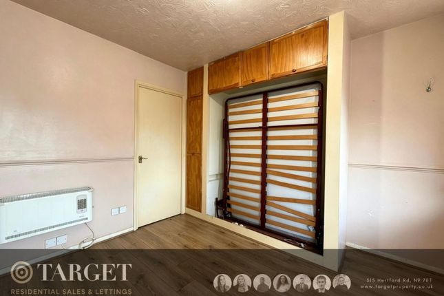 62, Mahon Close, Enfield photo 4