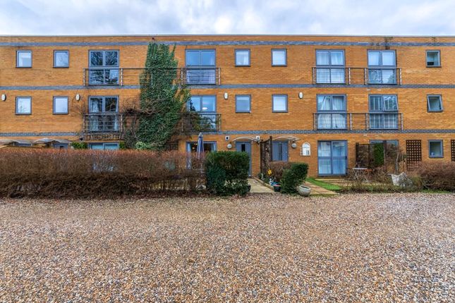 Town house for sale in Coopers Green Lane, Hatfield