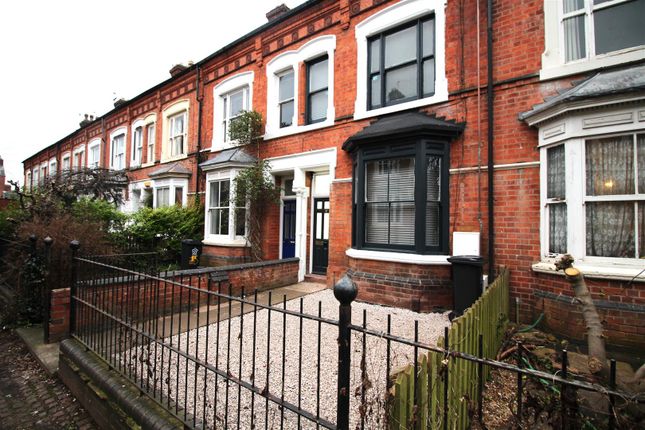 Property for sale in College Avenue, Leicester