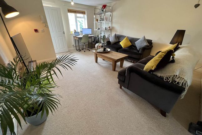 Prestbury Drive, Warminster Wiltshire photo 3