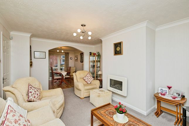 1, Clipstone Gardens, Derby photo 4