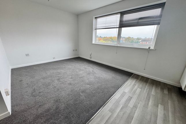 21 Burfield Court Handcross Road, Luton photo 2