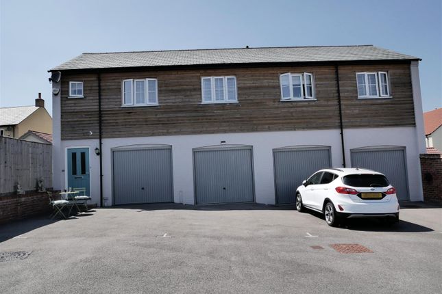 18, Stoke Meadow, Calne photo 3