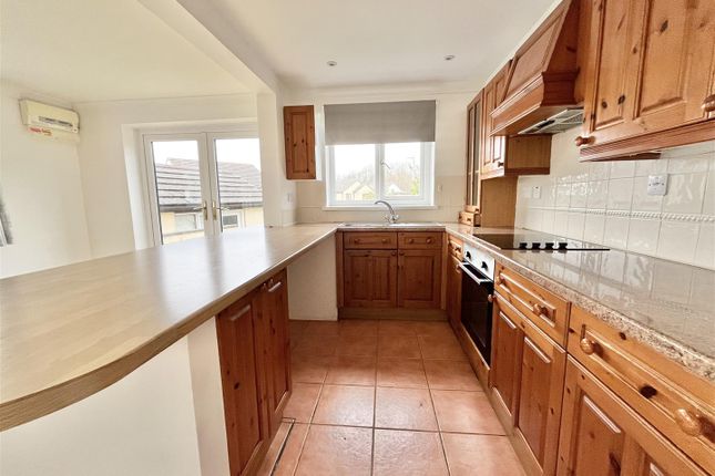 27, Gweal Wartha, Helston photo 2