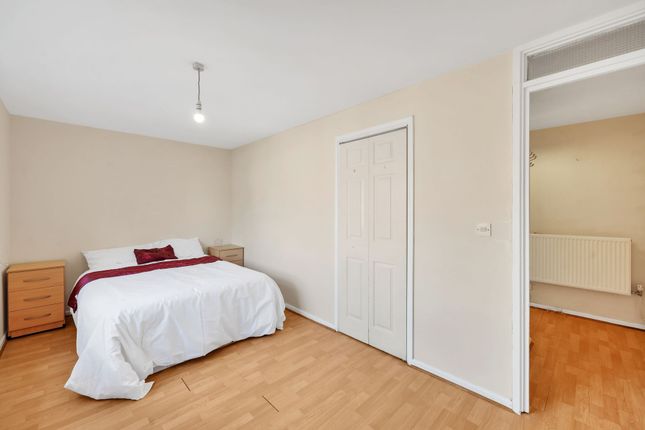 17 Marley Walk, London photo 4