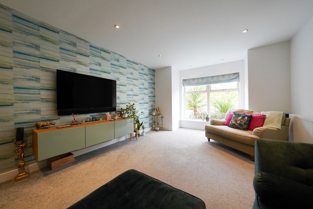 80 Henson Close, Leicester photo 2